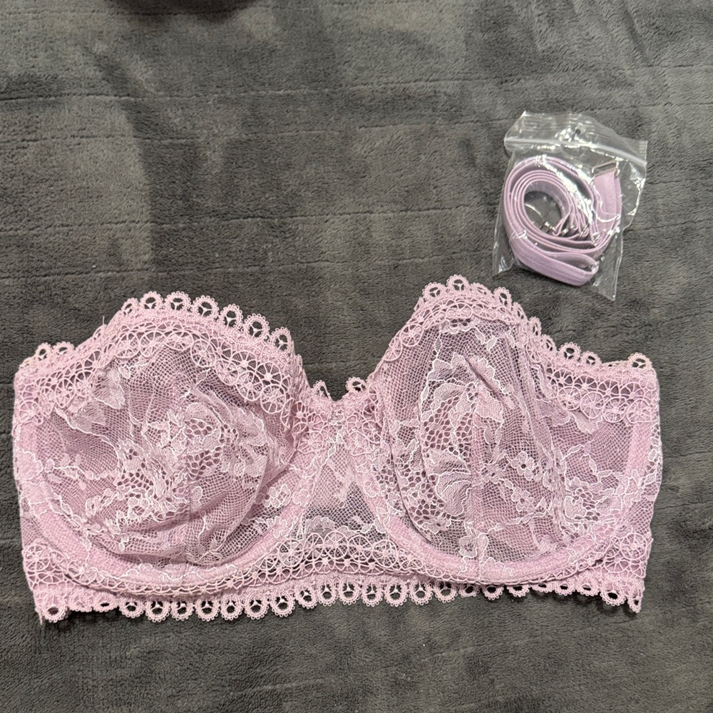 VS Lace Strapless Bra in Light Purple